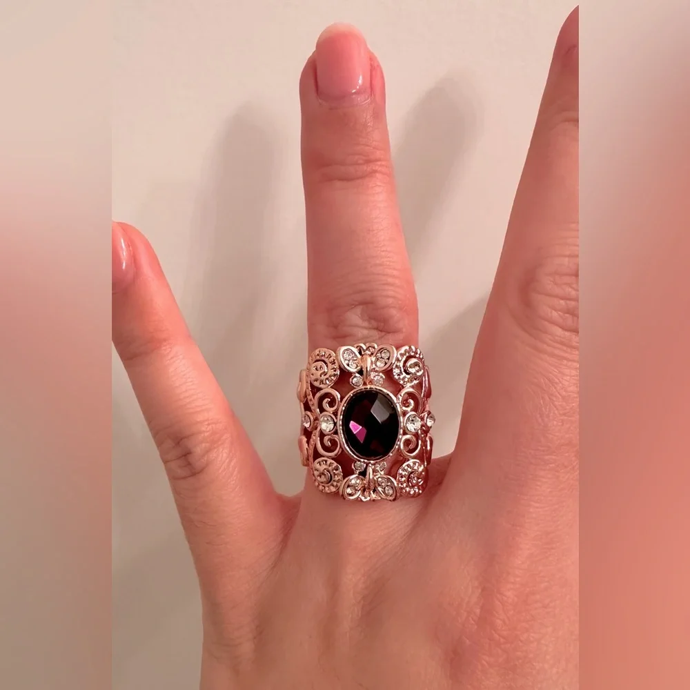 Ring - Picture 1 of 2